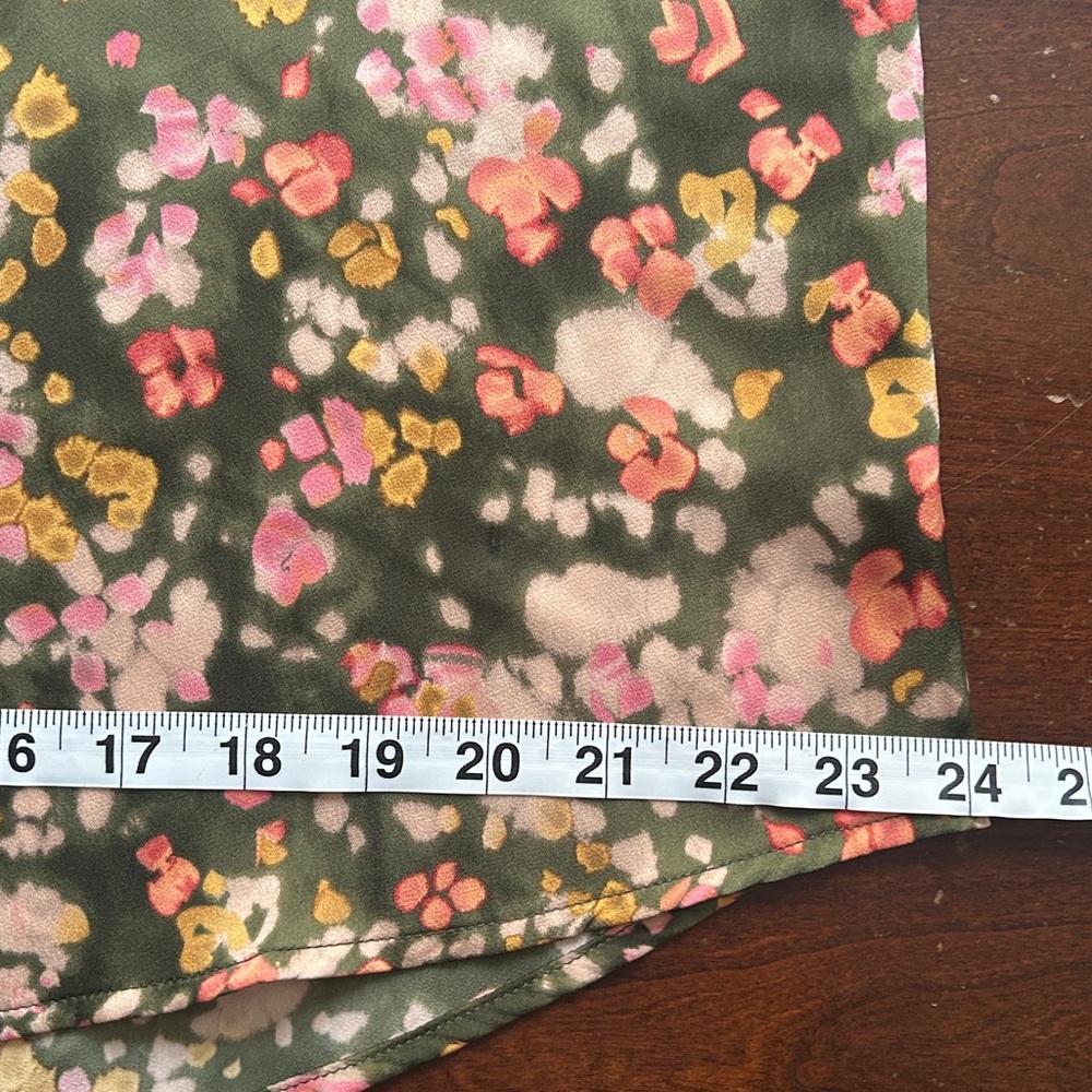 Cabi flashbulb top size large Floral Sleeveless Blouse button down style # 4741 - Picture 7 of 11